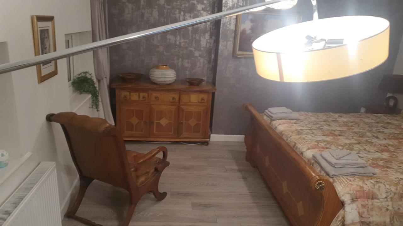 House 1905 - Self Catering Serviced Apartment Tidworth Ngoại thất bức ảnh