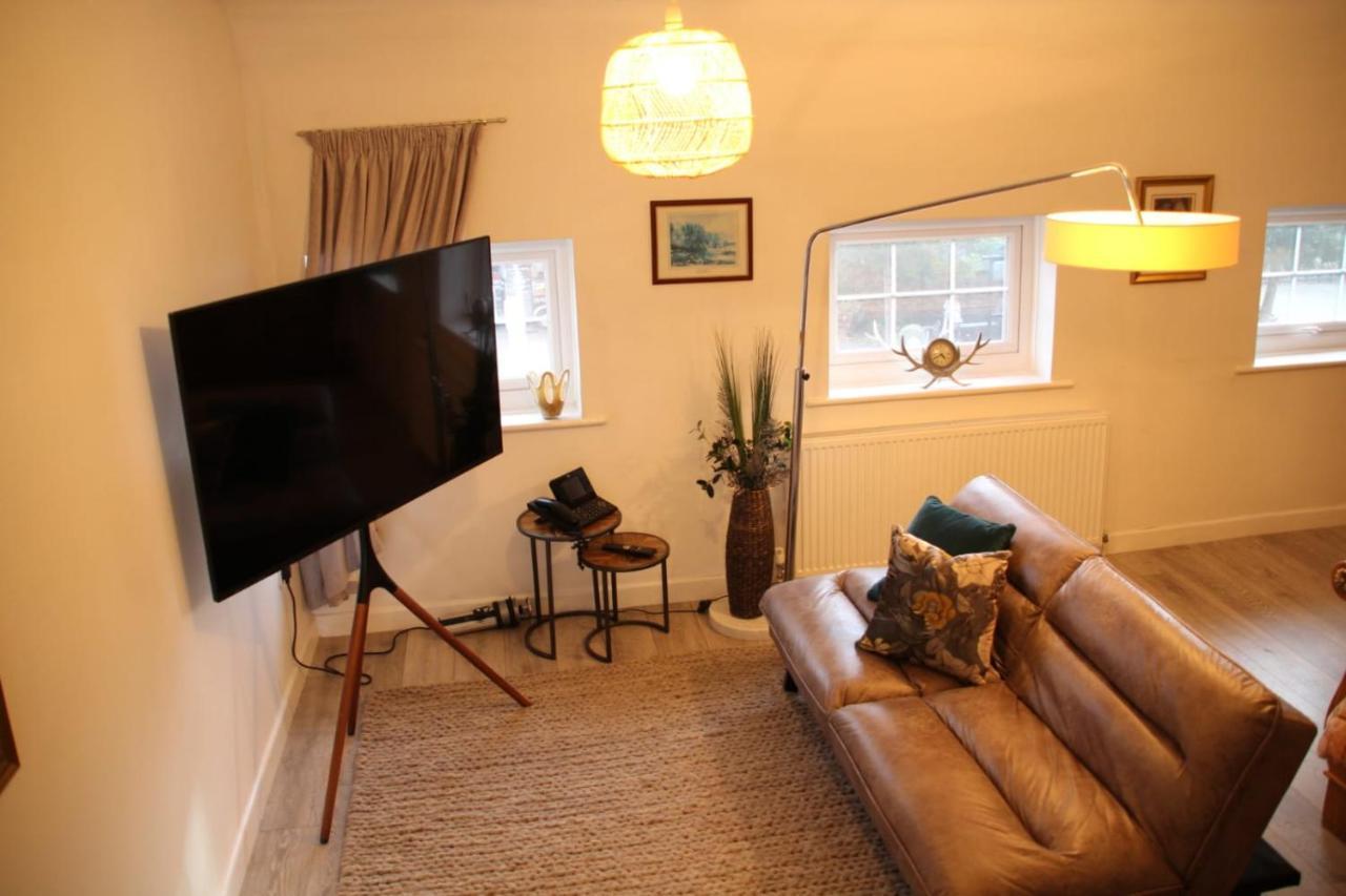 House 1905 - Self Catering Serviced Apartment Tidworth Ngoại thất bức ảnh