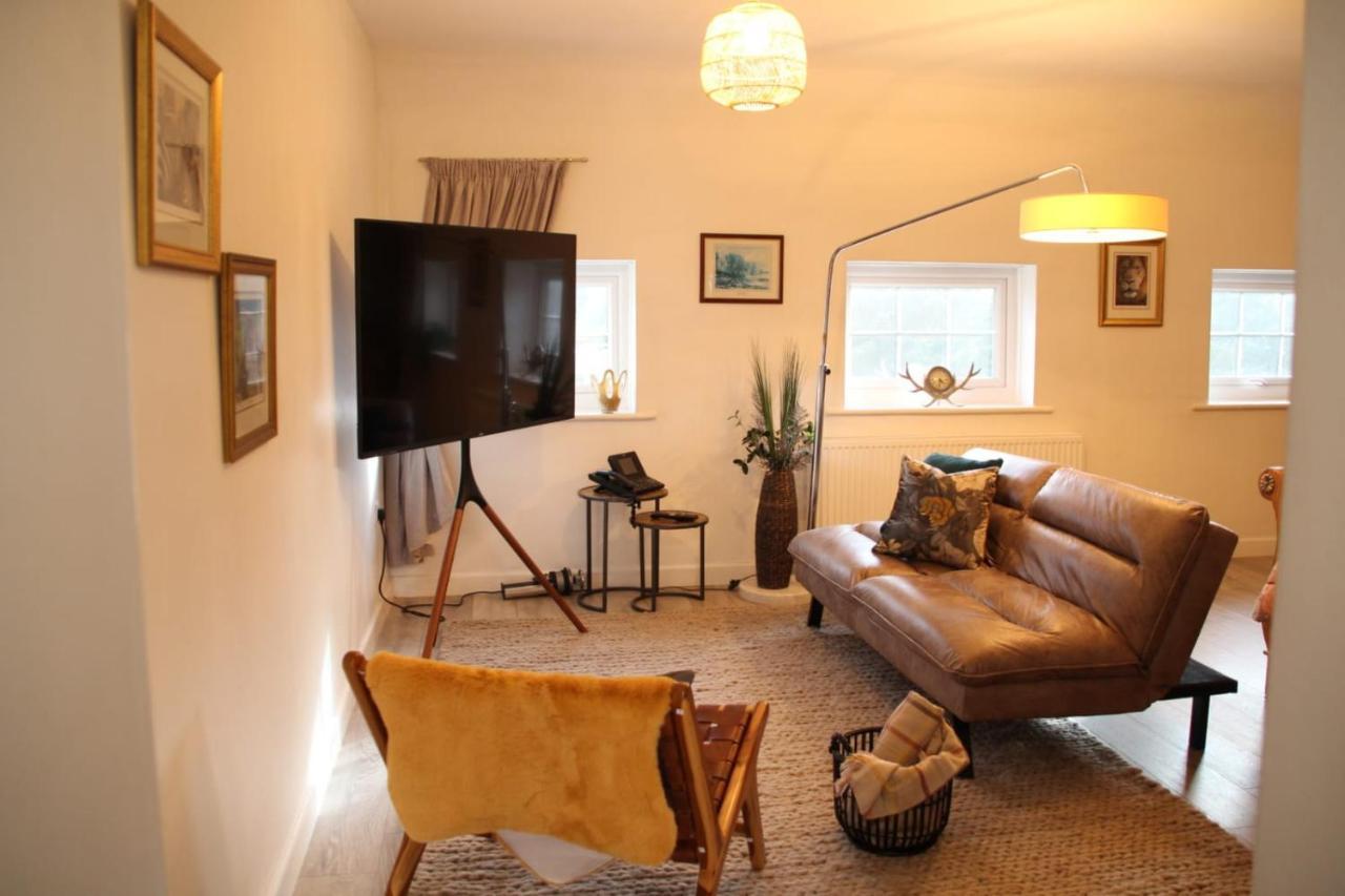 House 1905 - Self Catering Serviced Apartment Tidworth Ngoại thất bức ảnh