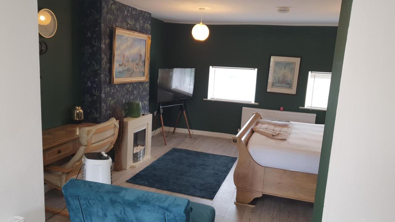 House 1905 - Self Catering Serviced Apartment Tidworth Ngoại thất bức ảnh