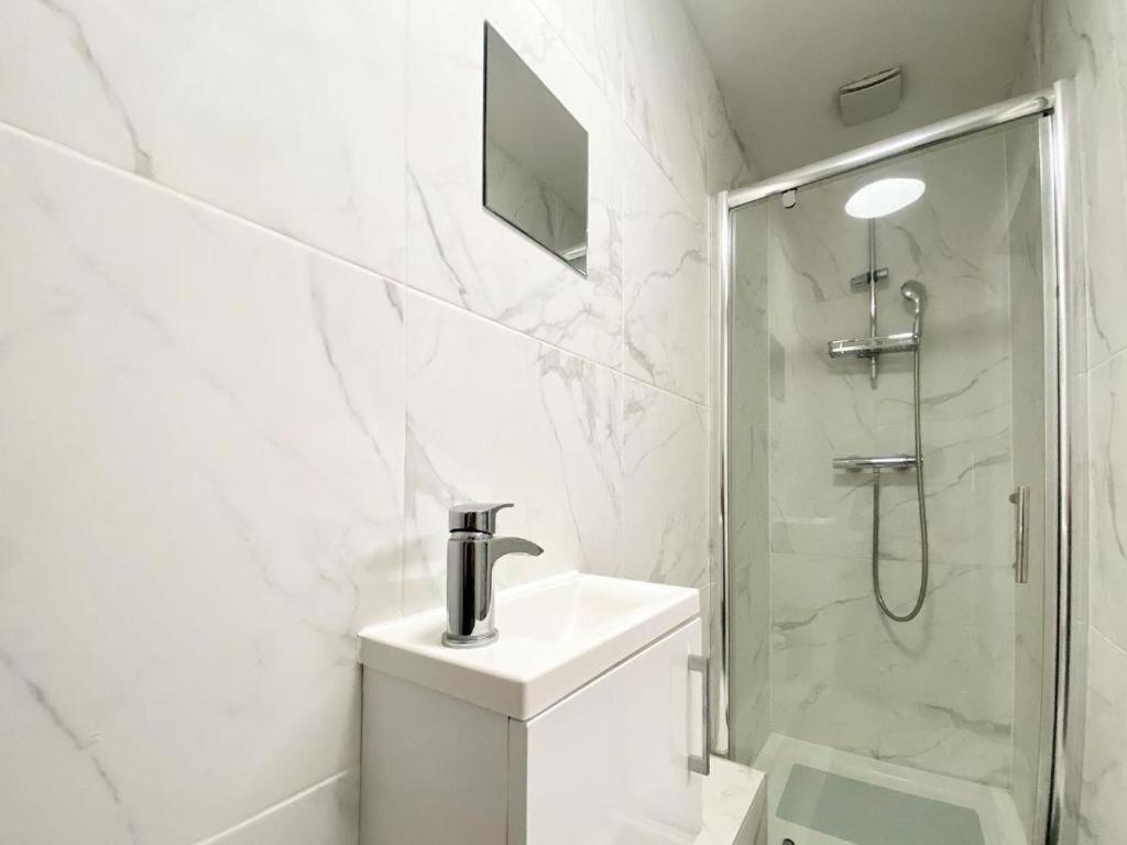 House 1905 - Self Catering Serviced Apartment Tidworth Ngoại thất bức ảnh