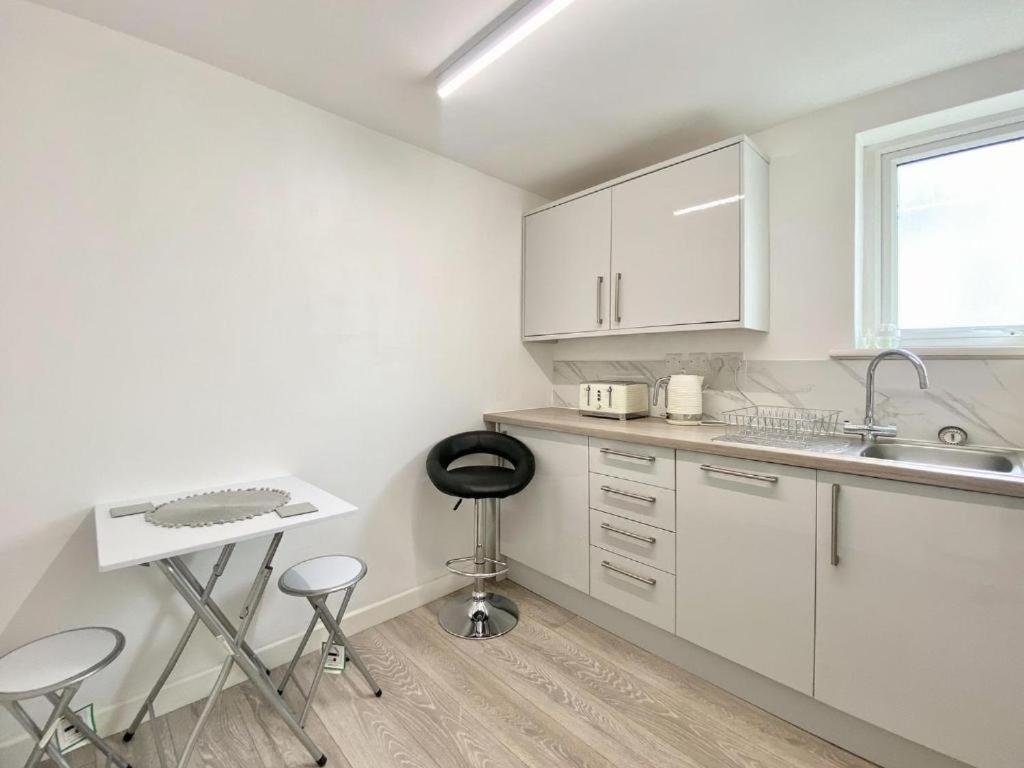 House 1905 - Self Catering Serviced Apartment Tidworth Ngoại thất bức ảnh